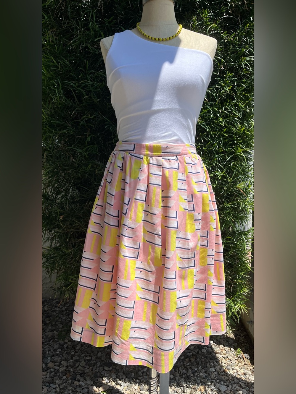 J. Crew Factory• 80’s Retro Print 100% cotton• Pink/Yellow• Circle skirt• Sz 10